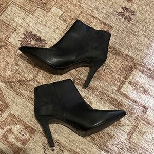 Liebeskind Sleek Black Ankle Booties